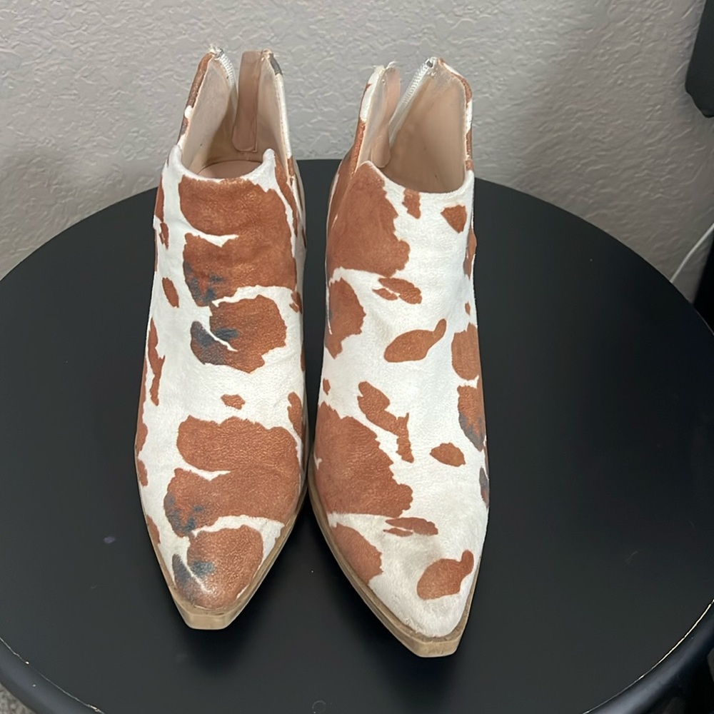 ARIDER GIRL BOOTS. Size 8.5